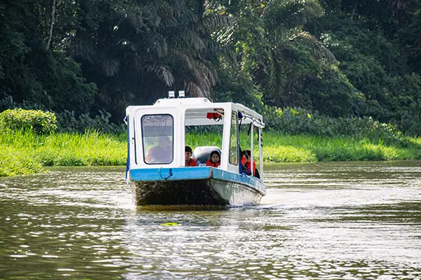 AMIGOS volunteers on a boat