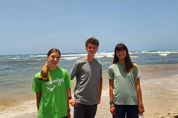 Volunteers at a local beach