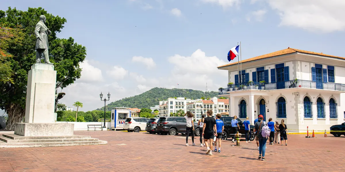 Visit Panama city and its historic center