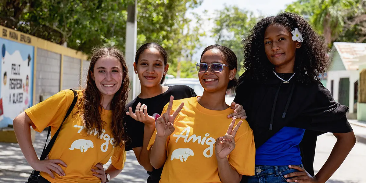 AMIGOS volunteers and local youth