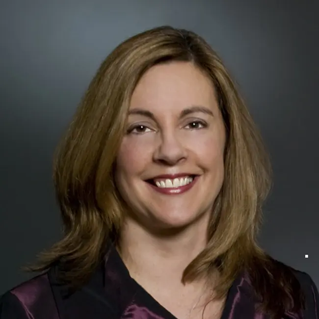 Lisa-Pieper-Headshot-x.jpg