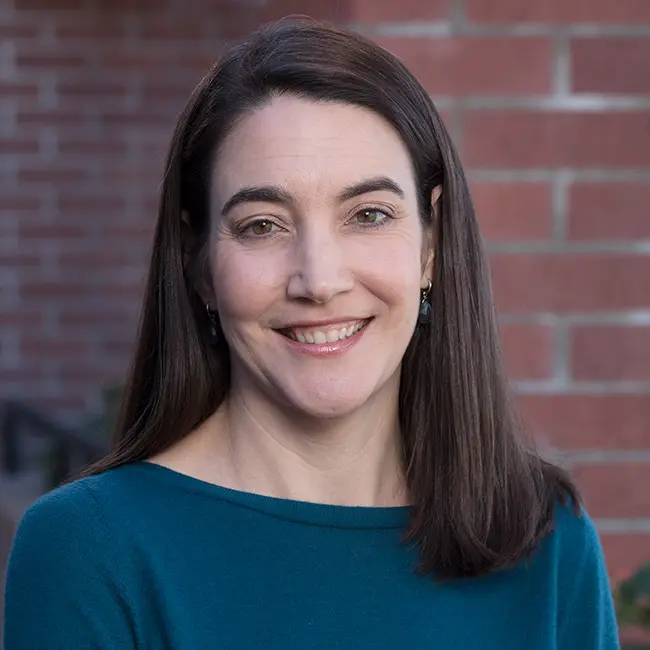 Sarah-Collins-Headshot-650×650-1.jpg