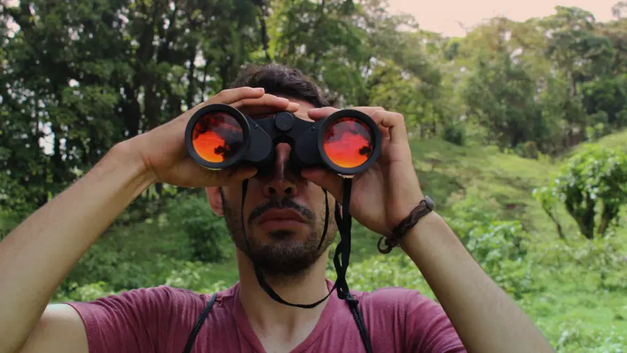 binoculars-1920×1080.jpg