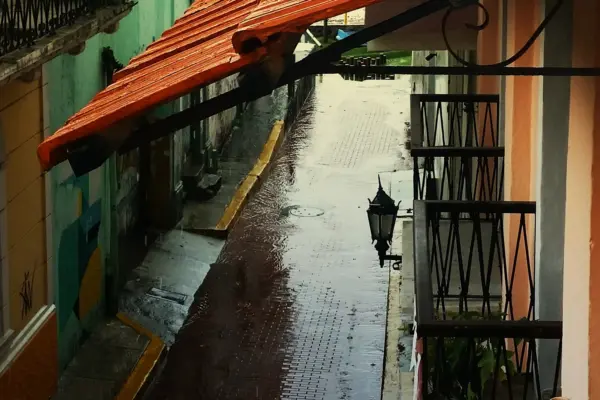 wet-streets-in-panama-1920×1080.jpg